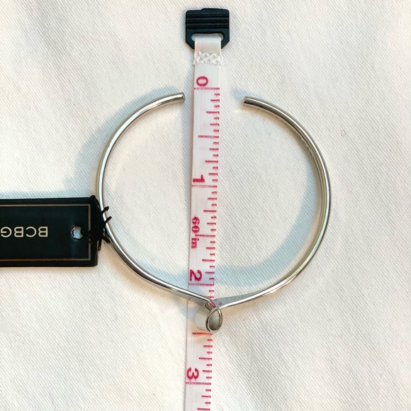 NWT BCBG MaxAzria Silver Knot Thin Cuff - Picture 5 of 5